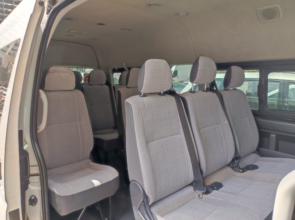 Toyota Hiace 14 Seater Van Hire 14 Seat Toyota Minibus – Sydney